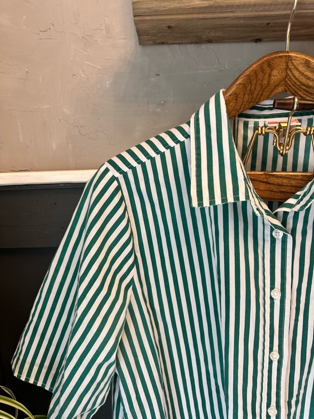 Vintage American Sweetheart Classic Green and White Striped Button-Up Shirt L - Picture 3 of 10